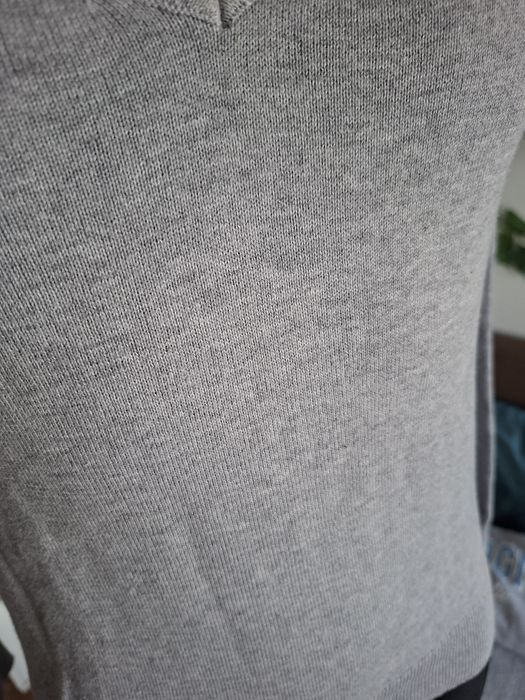 Sweterek basic w serek c&a