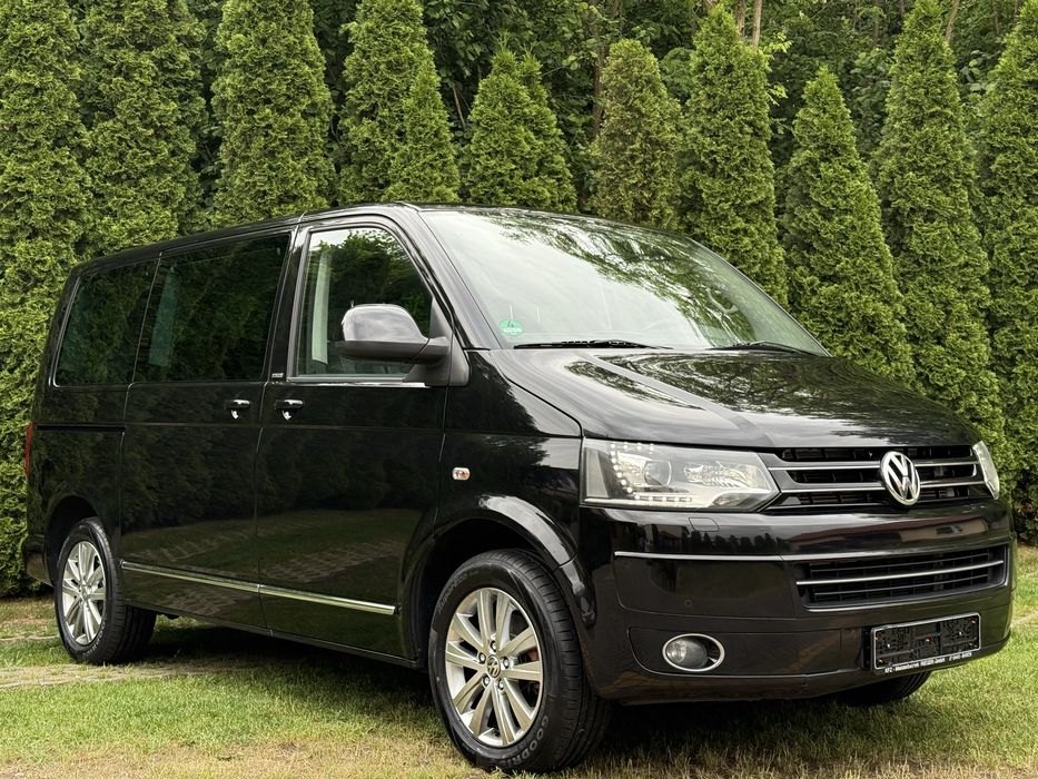 Profesjonalny przewóz osób – lotniska, imprezy, wyjazdy | VW T5 7-8 osób