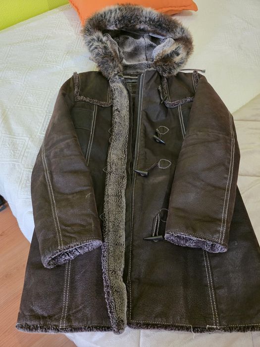 Casaco em pele castanho