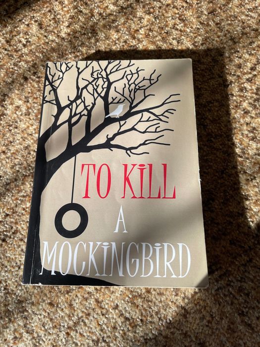 Книга To Kill a Mockingbird