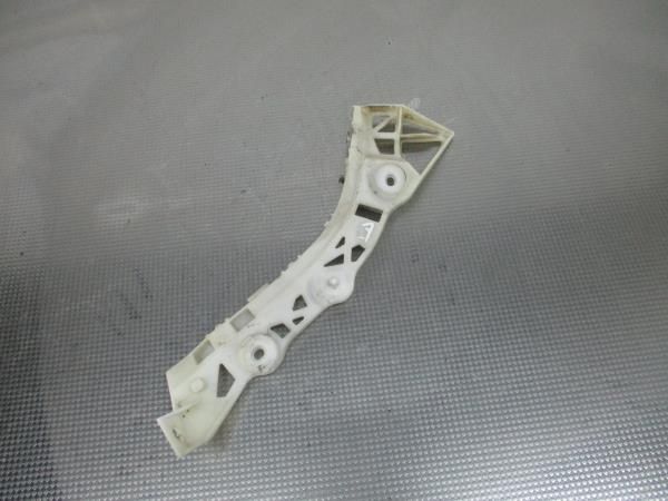 Guia de pára-choques trás direita MAZDA 3 (BK)