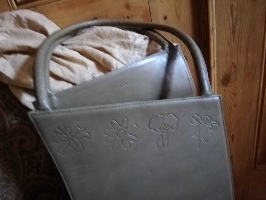 Carteira em couro senhora
BAIXA DE PREÇO