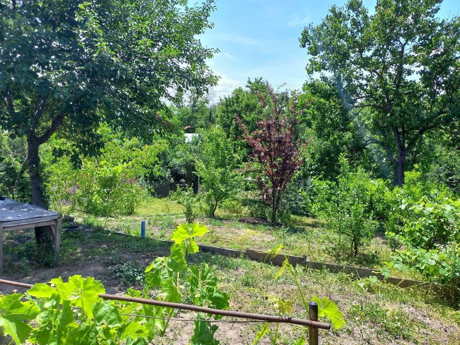 Дача 25 м. кв., уч. 6,7 сот. пр. Б. Хмельницкого. Печь. Вода. Свет.