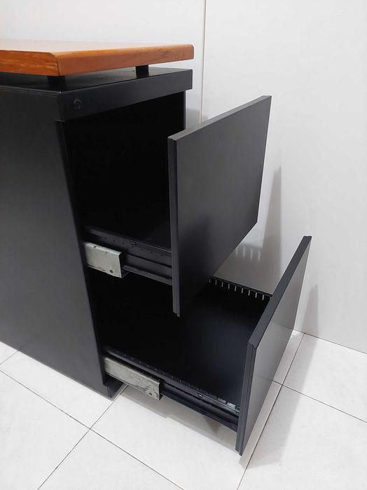 Módulo / Bloco Garaveta metal com chave tampo madeira Tem rodízios