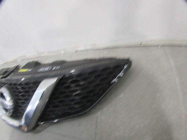 Grelha do Pára-Choques da Frente NISSAN Qashqai II (J11)
