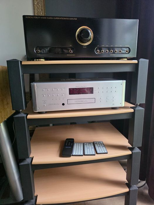 Krell SACD Standard + Musical Fidelity A1001 Class A + Cyrus CLS70 + stolik audio High-End