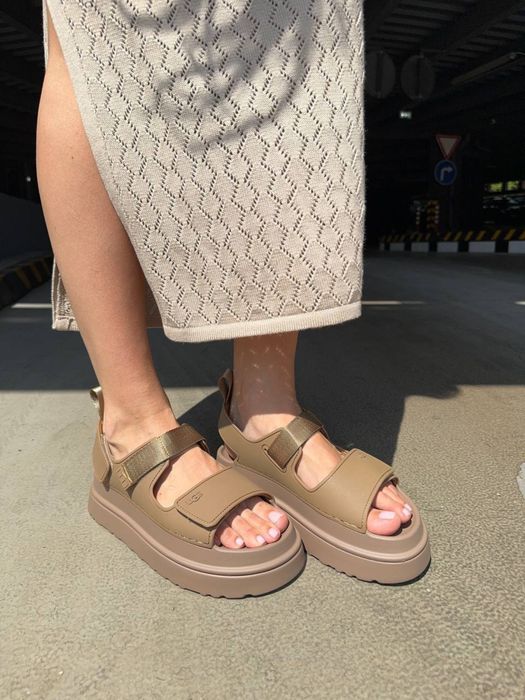 Сандалі в Наявності жіночі бежеві  угі Ugg Goldenglow Sandals