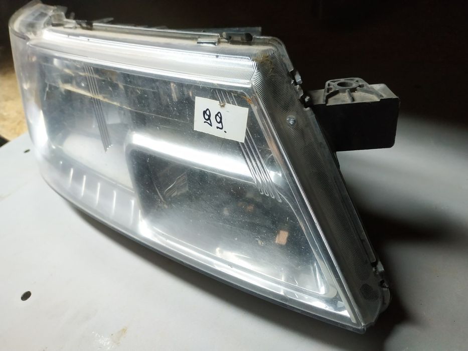 Chrysler Dodge Journey фара R