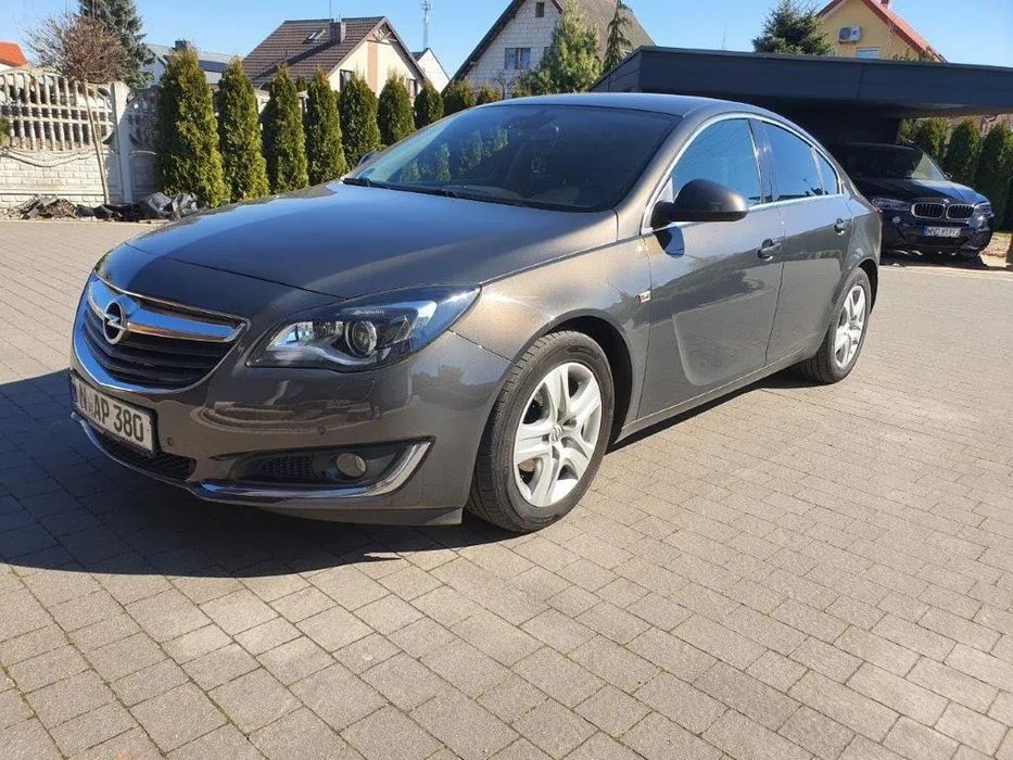 Opel Insignia 2.0 170 KM sedan b. ładna 1 właściciel grzana kierownica fotele nawi