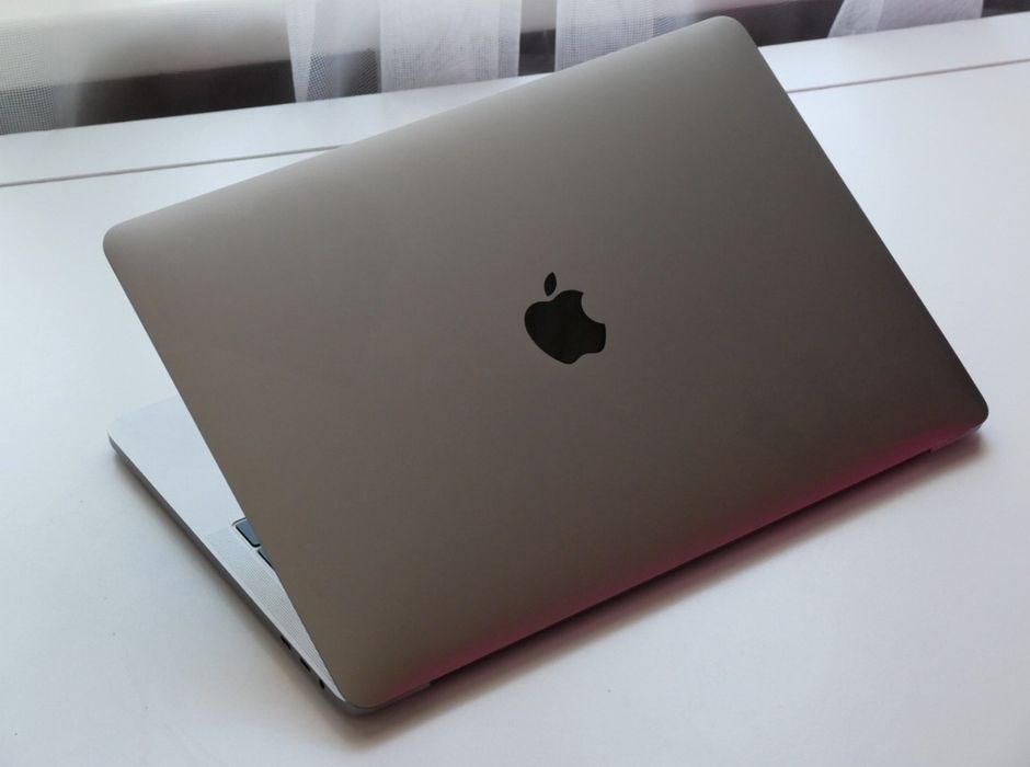 MacBook Pro 2019 | i5/8/256GB TouchBar