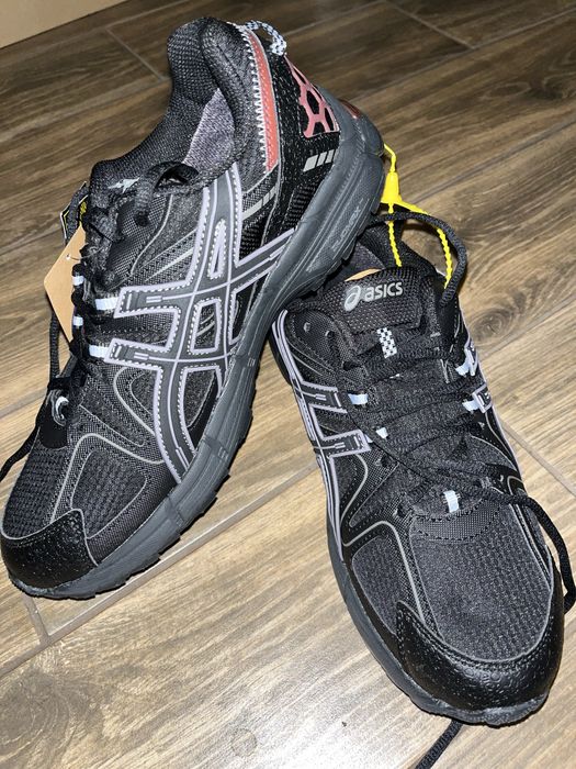 Продам кросівки Asics