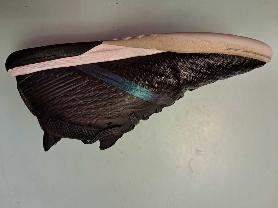 Кроссовки kipsta  оригинал  РАЗМЕР 39