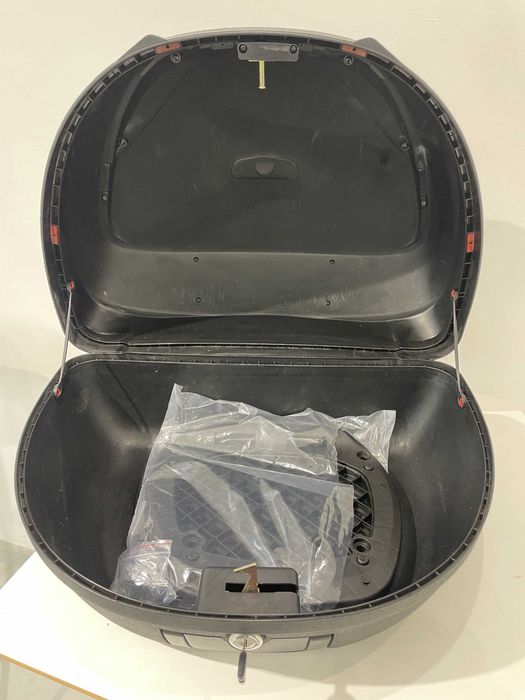 mala top case 2 capacetes