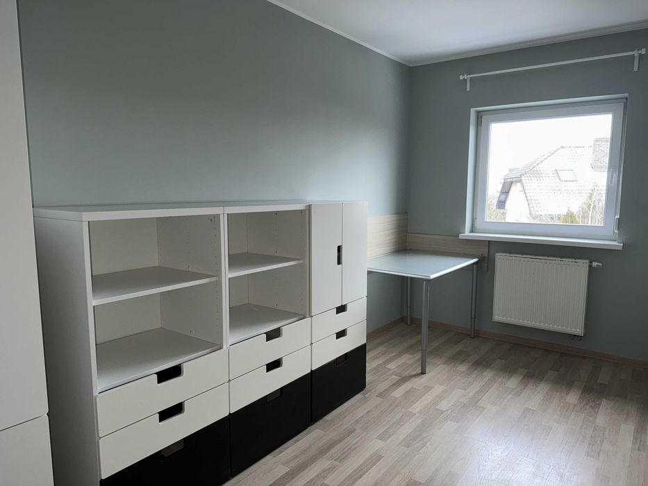 Wyposażony dom szeregowy z garażem na wynajem