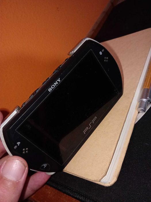 PSP Go.