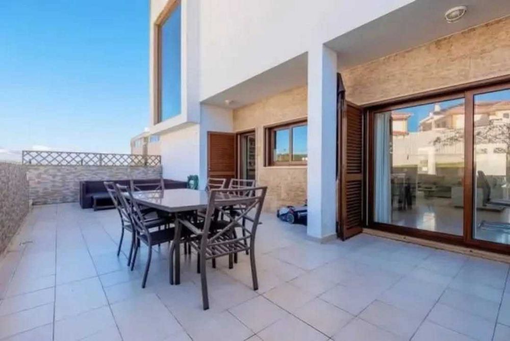Modern 3-Bedroom Villa with Pool & Lagoon Views | Foz do Arelho | 10min walk from from the Beach