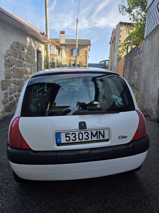Renault Clio 1.9D 64CV