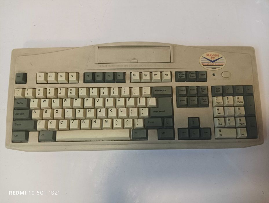 Stara konsola komputerowa - PC - GLK-5102