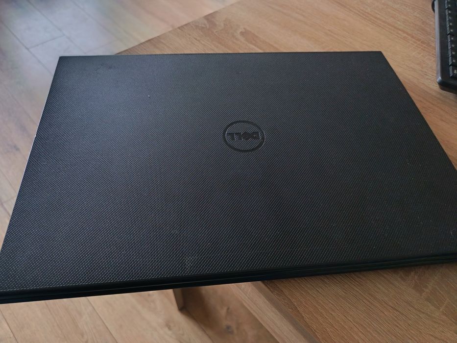 Dell Inspiron 15