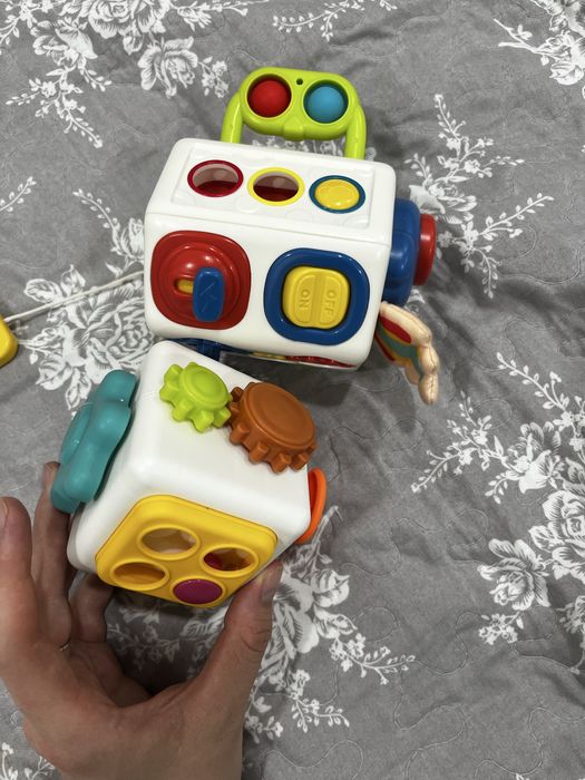 Іграшки та гризунці для немовлят брязкальця міні бізікуб