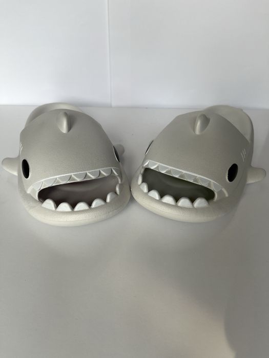 Klapki shark szare