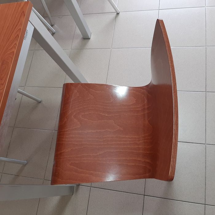 4 Mesas e 8 cadeiras com medida 70x70