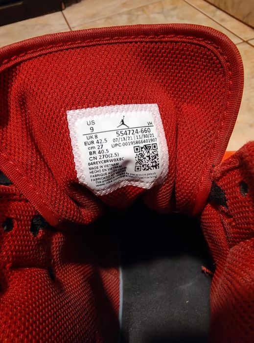 Nike Air Jordan 1 Mid Reverse Bred