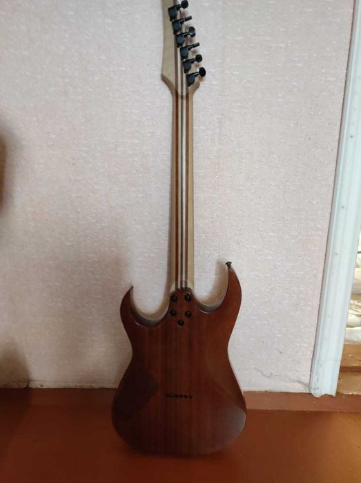 Электрогитара ручной работы | Чехия, 2024