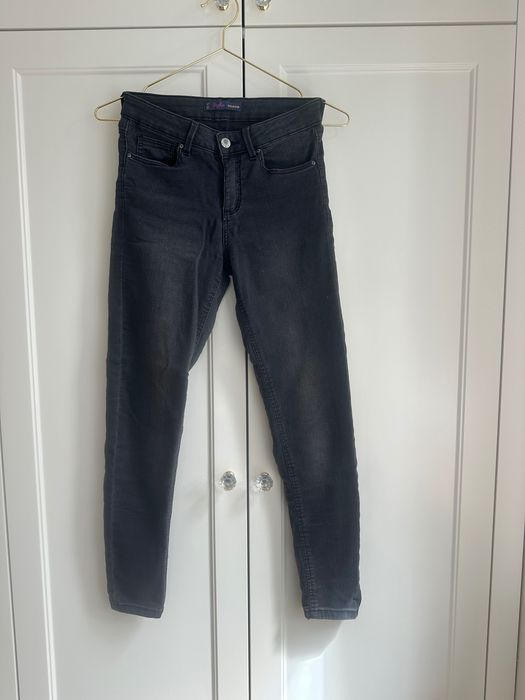 Jeansy damskie Cropp