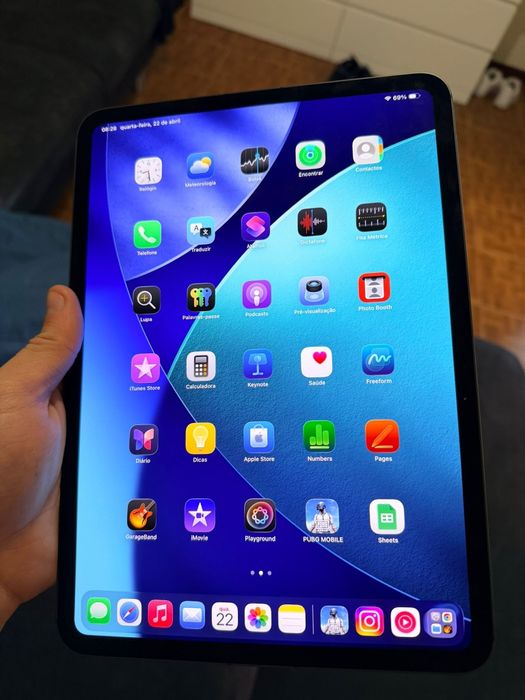 iPad Pro M5 (Wi-Fi + Cellular) — Estado Impecável (Como Novo)