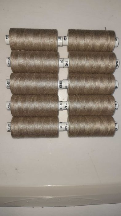 Zestaw nici tapicerskich grubość 30 beżowych-10x300 m