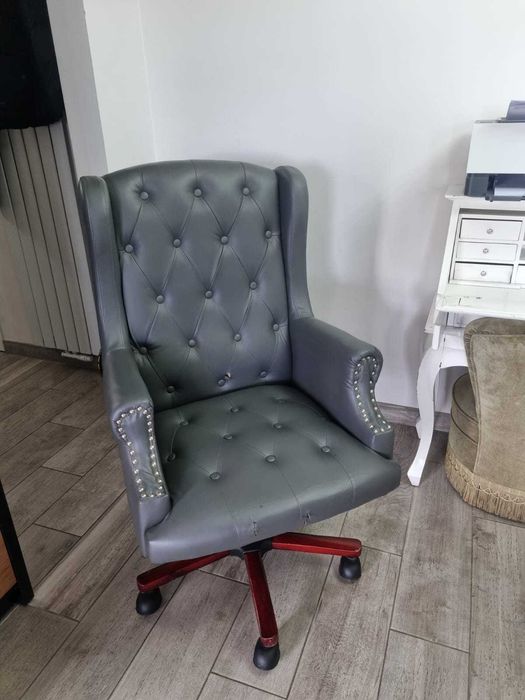 Fotel skórzany biurowy CHESTERFIELD szary ANTYCZNY bujany + czarny