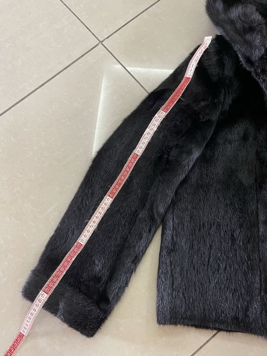 Норкова шубка з капюшоном