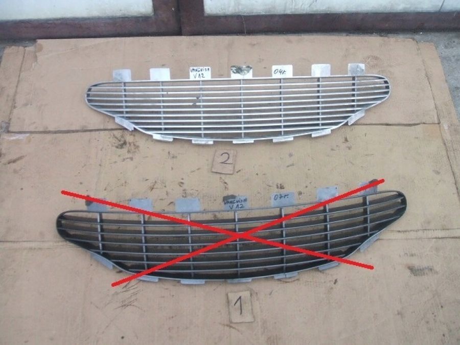 ASTON MARTIN VANQUISH ATRAPA GRILL kratka