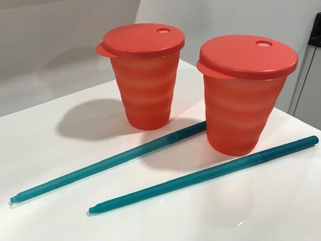 2 Copos + 2 Palhas Recicláveis Tupperware
