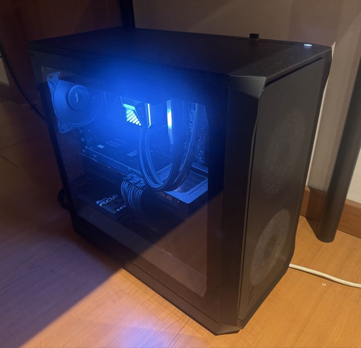 Desktop Gaming Ryzen 7800x3D Rx 9070xt