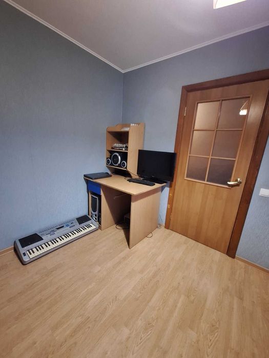 Продам 4 кімнатну квартиру.