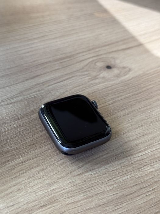 Apple Watch Series 5 - 44mm