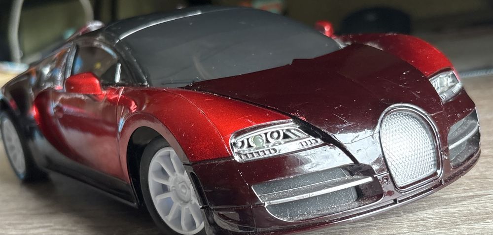 Продам Радіокерованy машинy Bugatti Veyron