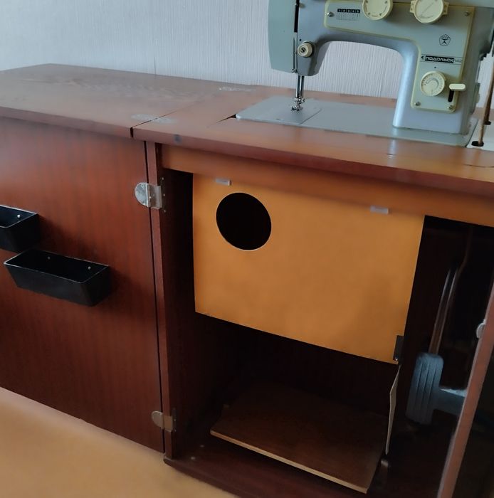 Швейна машинка Подільська 142