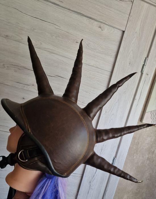 Kask z kolcami skórzany Irokez Mad Max Cyberpunk Festiwal