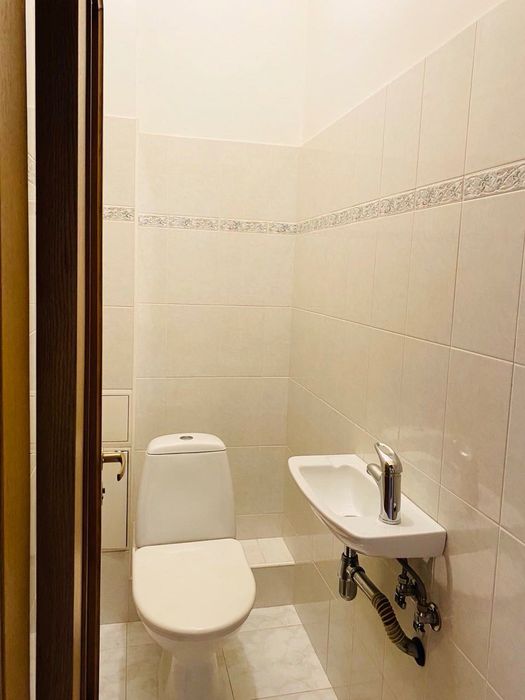 продам 2-х кімнатну сталінку з гарним ремонтом вул.Богоутівська 36
