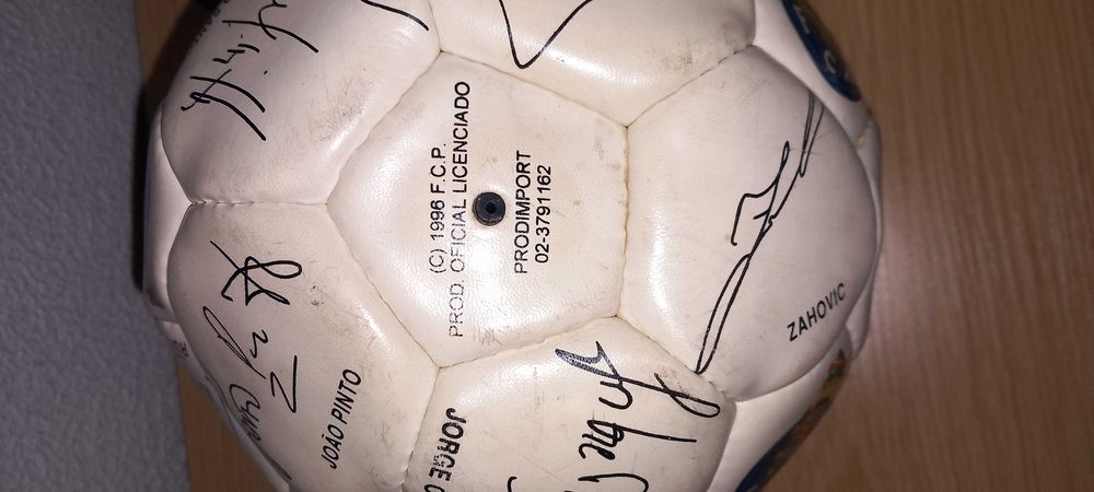 Bola do F.C.P única