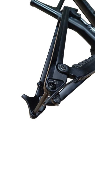 Quadro Canyon Strive CF7.0