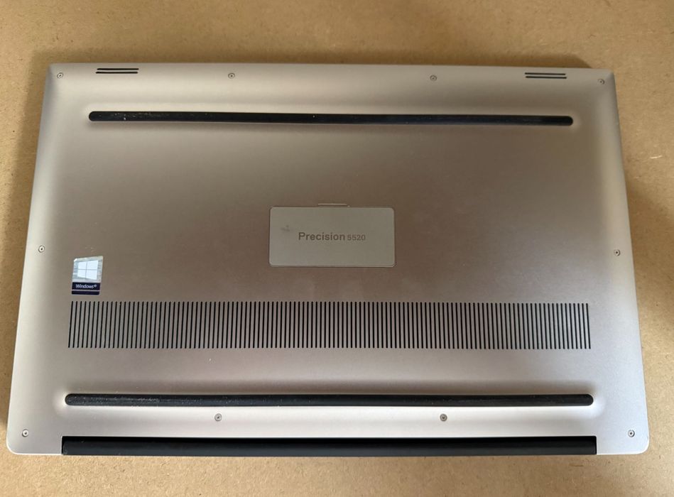 Ноутбук Dell Precision 5520 i5-74450HQ 8-512