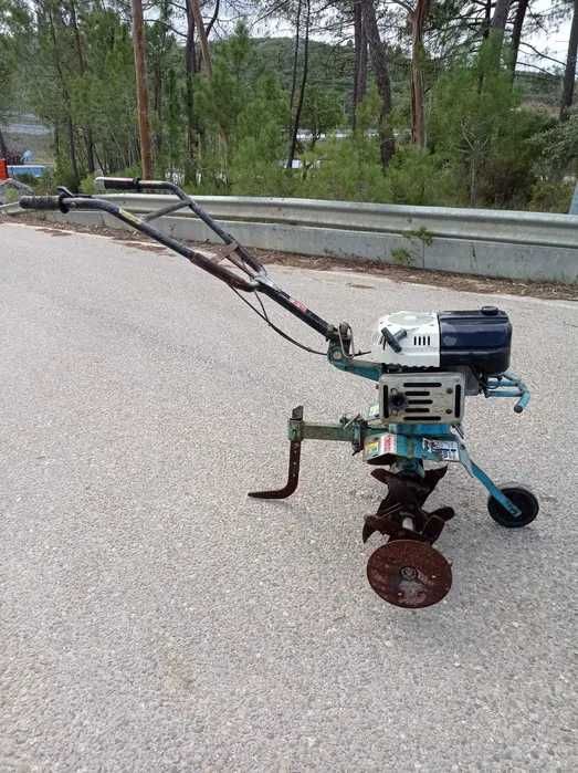 Máquina Agrícola Fresar Terra - Usado