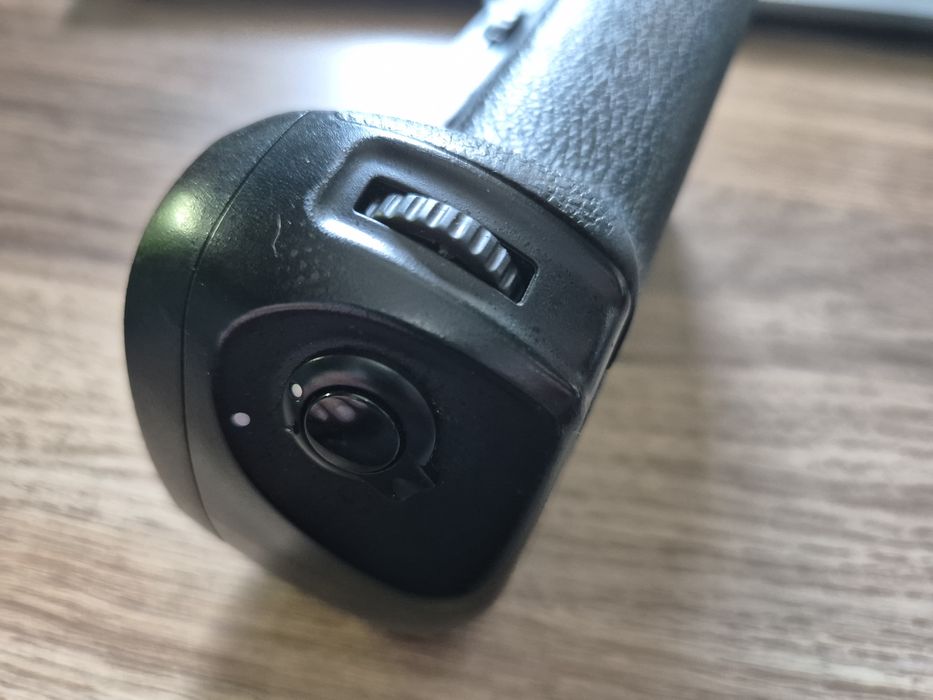 Grip Newell MB-D17/EN-EL17