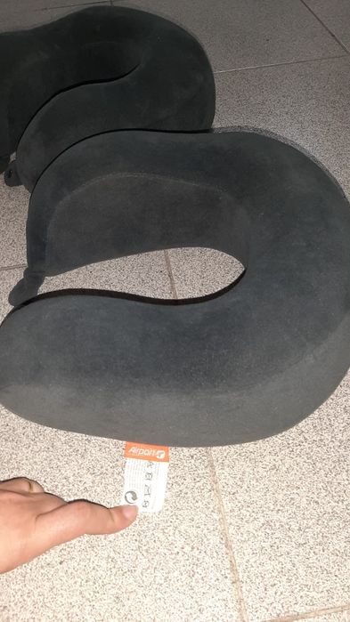 Vendo 2 almofadas de viagem!