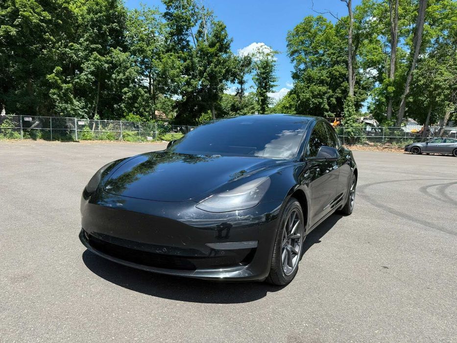 Tesla Model 3 Long Range      2019
