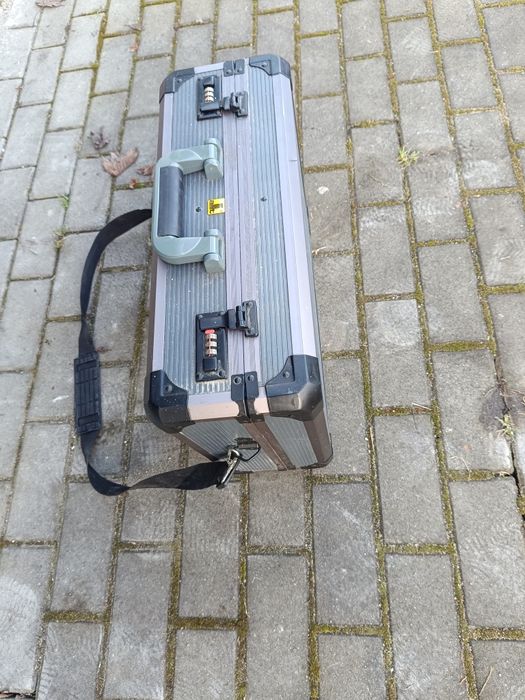 Walizka narzędziowa elektryka